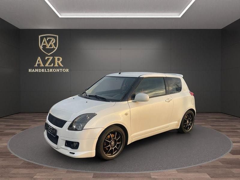 Weiß Gebraucht 2010 Suzuki Swift Sport Kleinwagen | 3.299 € (Fairer Preis) - Bild 1/4