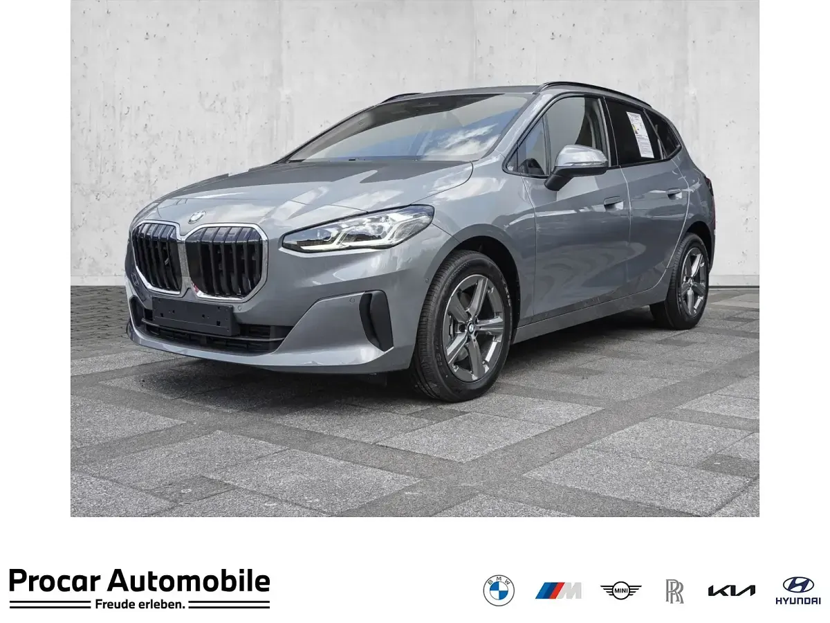 Gebraucht BMW 220 Active Tourer 170 PS (125 kW) 2026 Van / Kleinbus