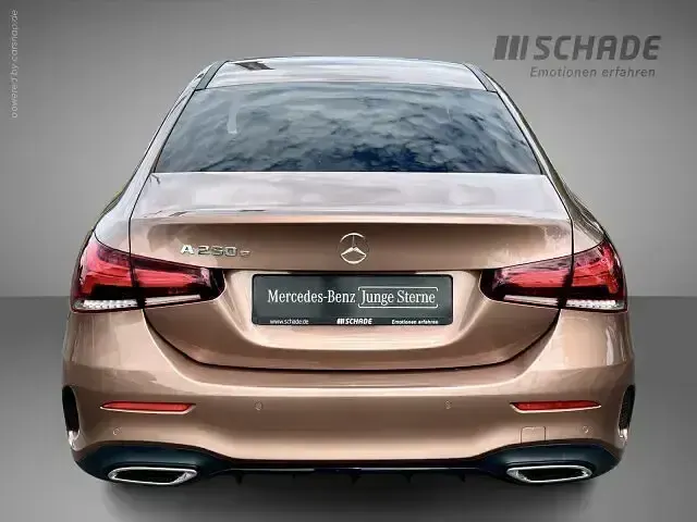 Gebraucht Mercedes A250 AMG line 218 PS (160 kW) 2022 Manufaktur exklusiv roségold metallic Limousine