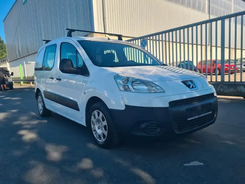 Gebraucht Peugeot Partner 90 PS (66 kW) 2012 Weiß Van / Kleinbus