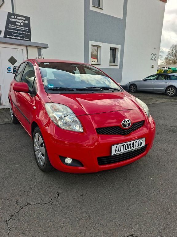 Gebraucht Toyota Yaris Sol 101 PS (74 kW) 2009 Rot Kleinwagen