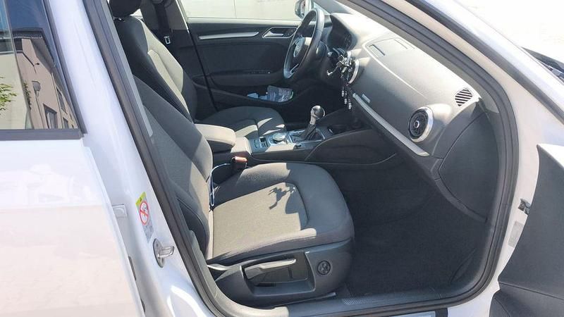 Gebraucht Audi A3 Sportback e-tron 204 PS (150 kW) 2020 Weiß Kleinwagen