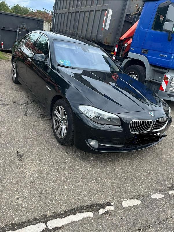 Schwarz Gebraucht 2010 BMW 530 Limousine | 7.600 € (Superpreis) - Bild 1/4