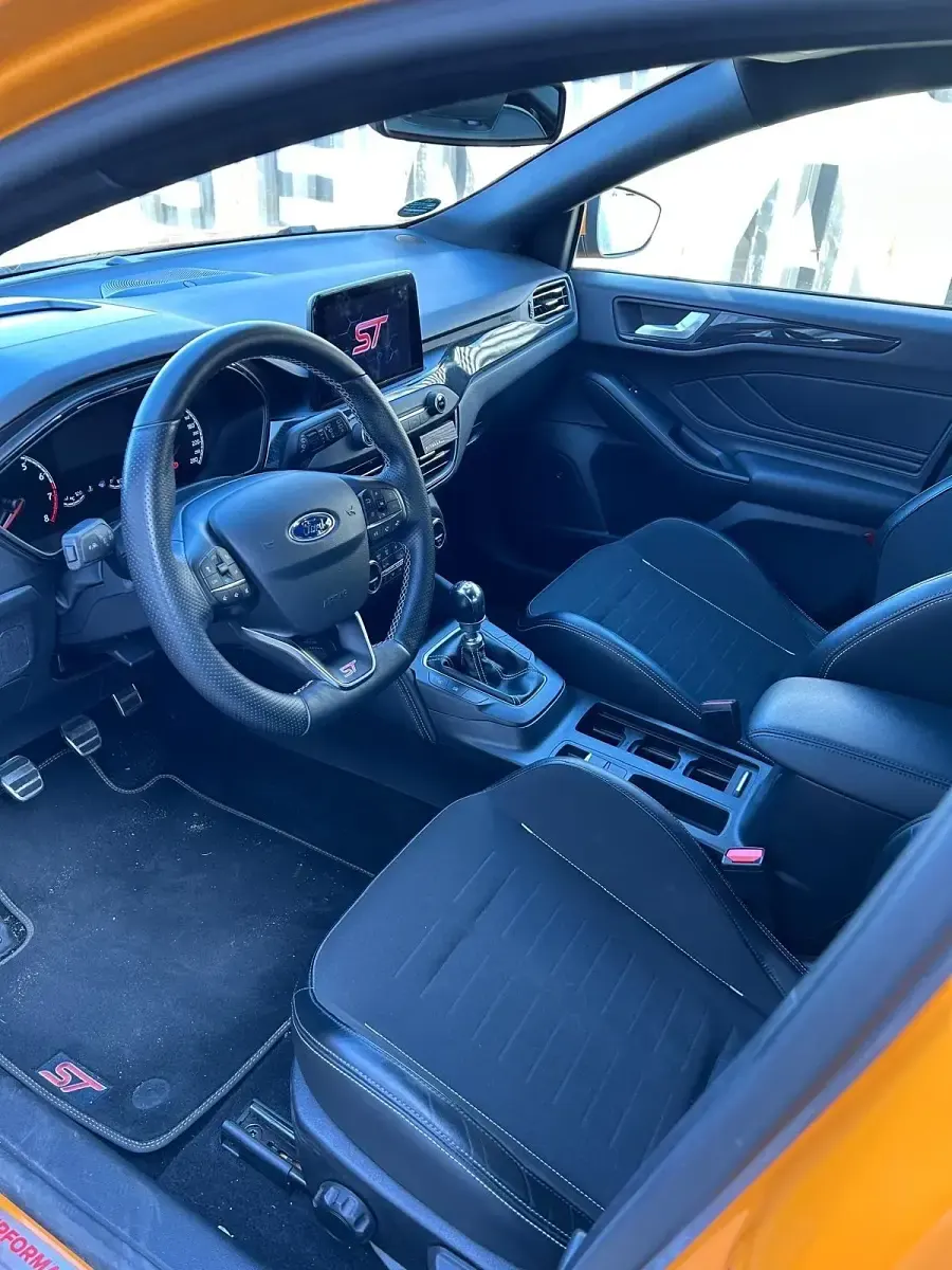 Gebraucht Ford Focus Performance Edition 280 PS (205 kW) 2020 Orange Limousine