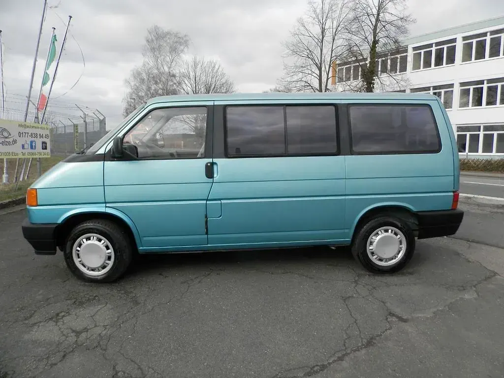 Gebraucht VW Multivan 68 PS (50 kW) 1995 Blau Van / Kleinbus