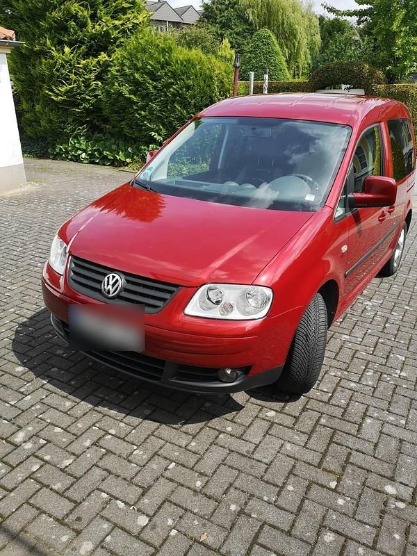 Rot Gebraucht 2008 VW Caddy Family Van / Kleinbus | 3.980 € (Etwas zu teuer) - Bild 1/4