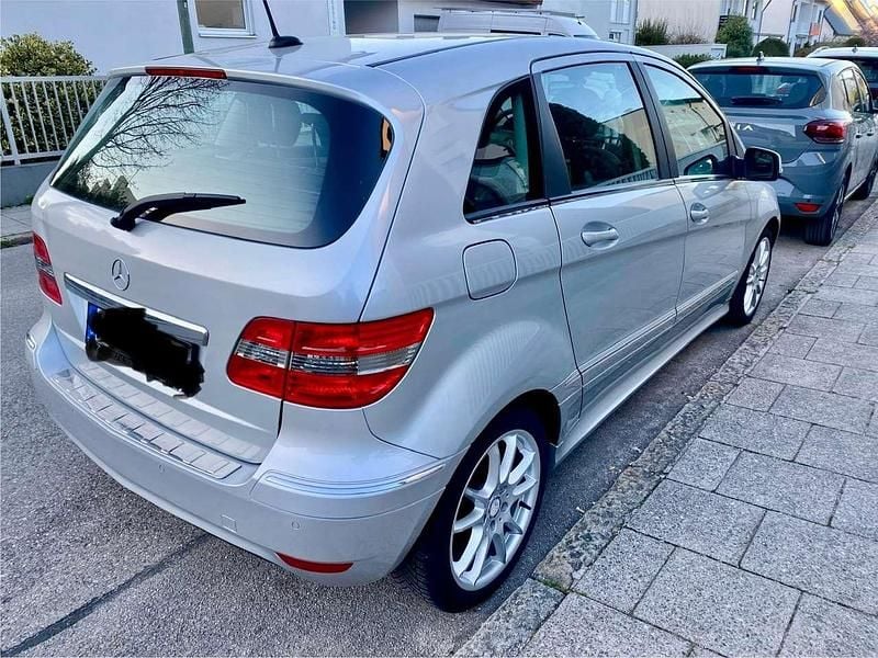 Gebraucht Mercedes B200 Avantgarde 136 PS (100 kW) 2011 Van / Kleinbus