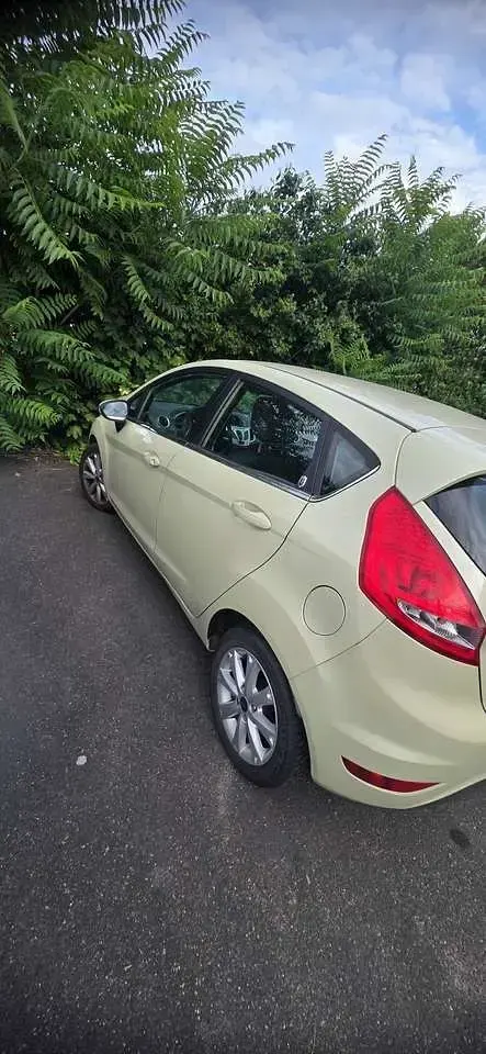 Gebraucht Ford Fiesta Ghia 97 PS (71 kW) 2009 Kleinwagen