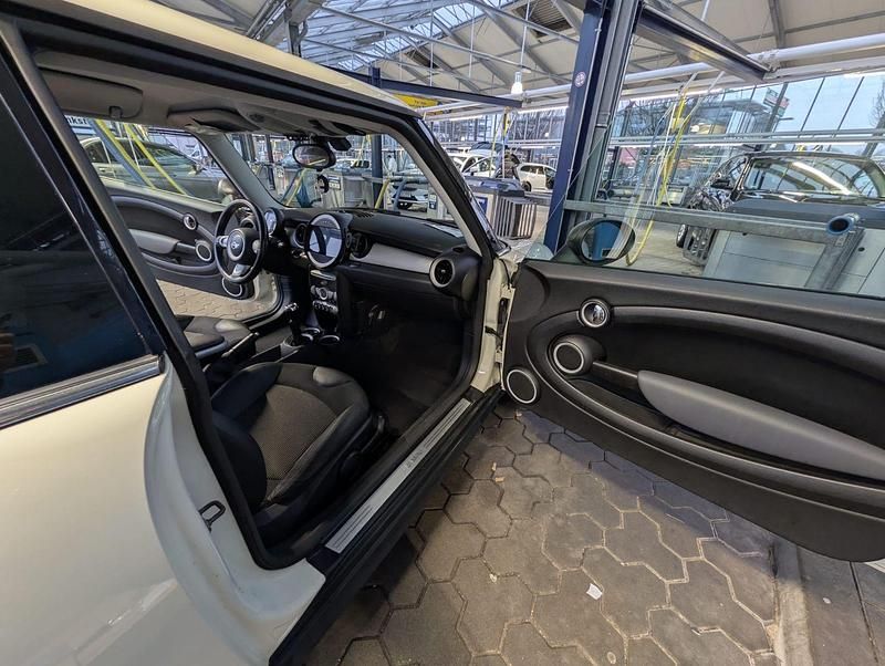 Gebraucht Mini One D 90 PS (66 kW) 2010 Weiß Kleinwagen
