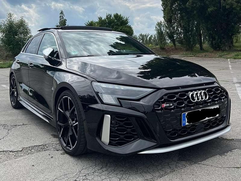 Schwarz Gebraucht 2022 Audi RS3 Comfort Kleinwagen | 62.500 € - Bild 1/4