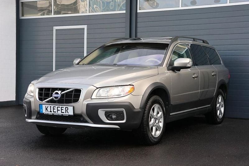 Gebraucht Volvo XC70 243 PS (178 kW) 2013 Gold Limousine