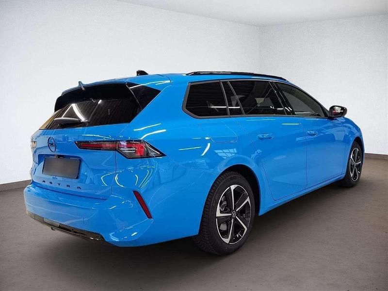 Gebraucht Opel Astra 131 PS (96 kW) 2025 Lackierung watteau grn/typ aus Kombi