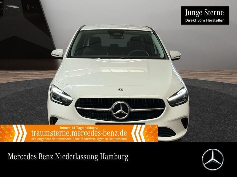 Weiß Gebraucht 2024 Mercedes B200 Advanced Van / Kleinbus | 29.990 € (Superpreis) - Bild 1/3