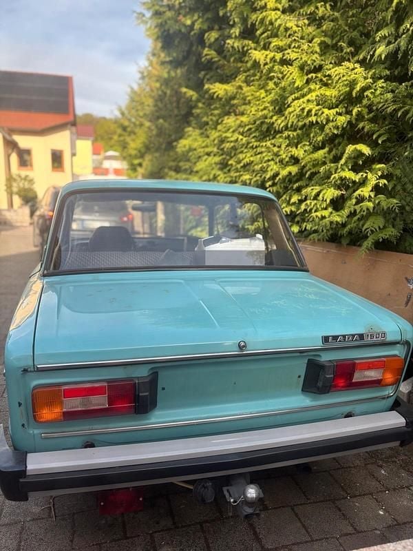 Second-hand Lada 2106 71 CP (52 kW) 2001 Albastru Berlinǎ