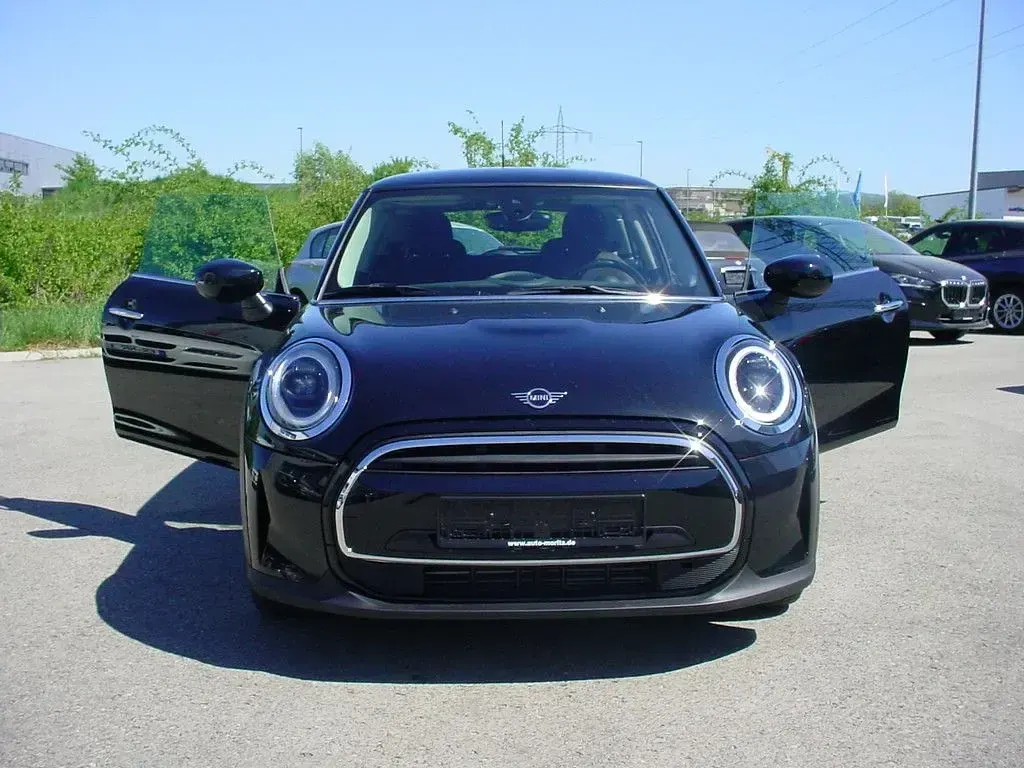 Second-hand Mini Cooper 136 CP (100 kW) 2023 Negru Hatchback