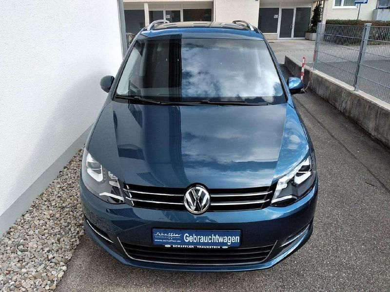 Gebraucht VW Sharan Highline 184 PS (135 kW) 2017 Hudson bay blue metallic Van / Kleinbus