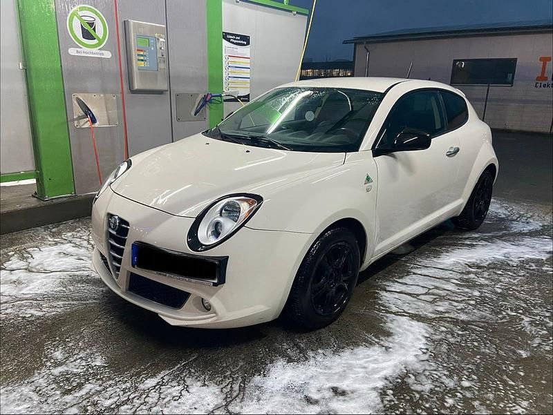 Weiß Gebraucht 2008 Alfa Romeo MiTo Kleinwagen | 1.999 € - Bild 1/4