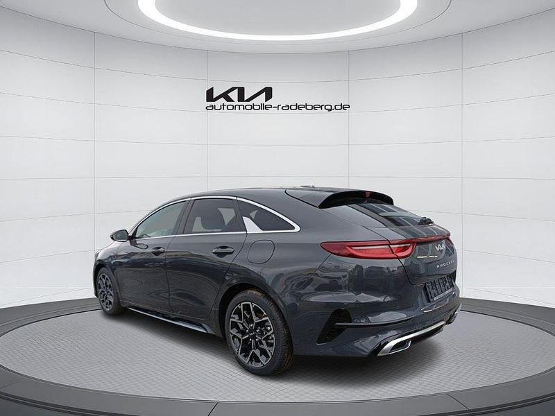 Gebraucht Kia ProCeed 140 PS (102 kW) 2024 Grau Kleinwagen