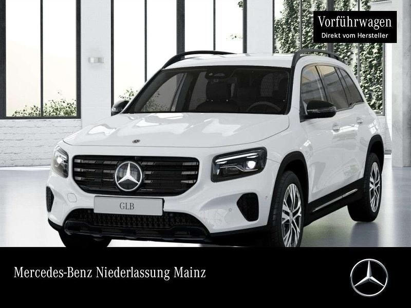 Weiß Gebraucht 2025 Mercedes GLB200 Progressive SUV | 45.250 € (Etwas zu teuer) - Bild 1/2