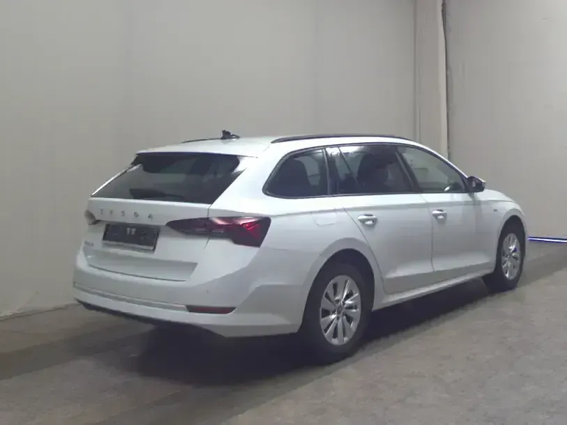 Gebraucht Skoda Octavia Tour 150 PS (110 kW) 2022 Weiß Kombi