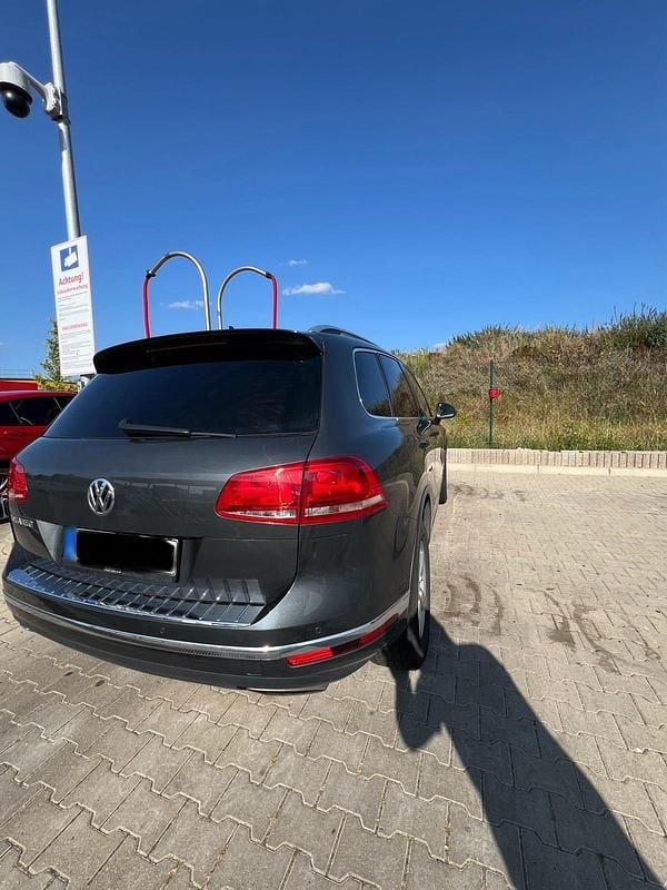 Gebraucht VW Touareg 262 PS (192 kW) 2016 Grau SUV
