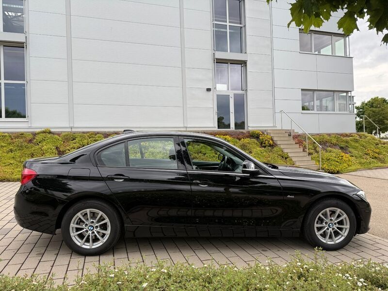 Gebraucht BMW 318 Sport Line 150 PS (110 kW) 2016 Schwarz Limousine