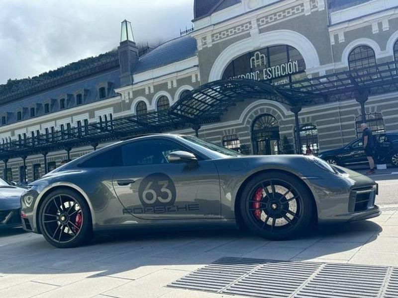 Aventurin (metallic) Gebraucht 2022 Porsche 992 Coupé | 139.992 € (Superpreis) - Bild 1/4
