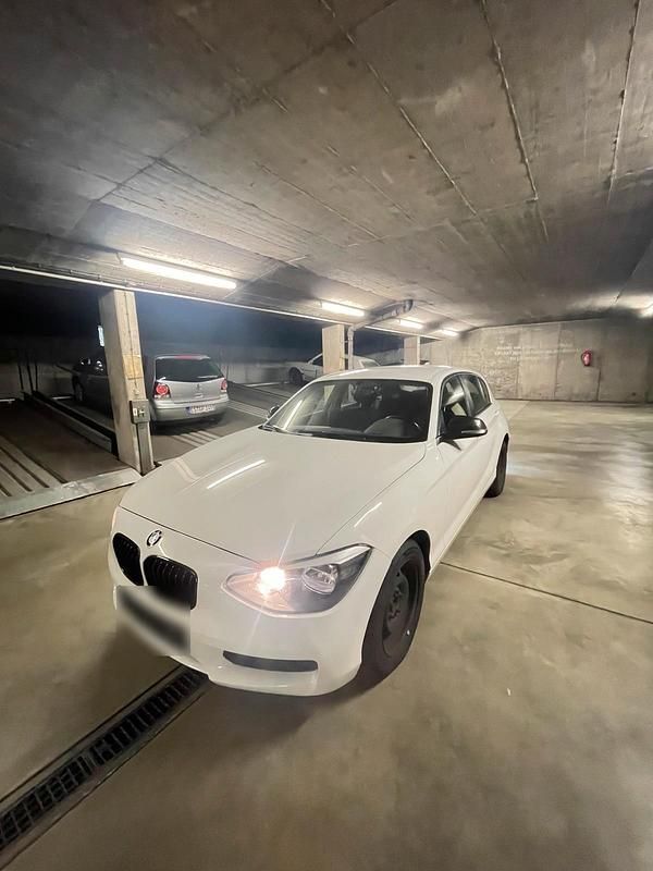 Gebraucht BMW 114 102 PS (75 kW) 2012 Weiß Kleinwagen