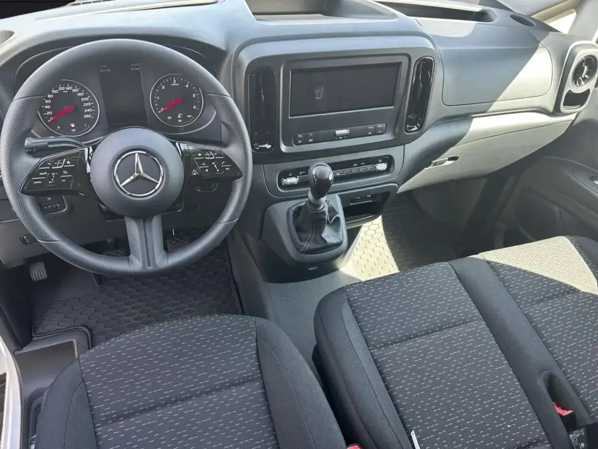 Gebraucht Mercedes Vito 136 PS (100 kW) 2026 Weiß Van
