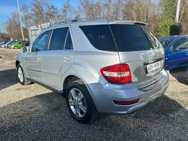 Gebraucht Mercedes ML350 211 PS (155 kW) 2011 Silber SUV