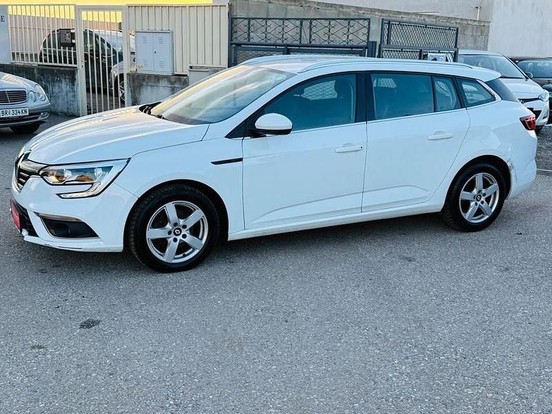 Gebraucht Renault Mégane IV 110 PS (80 kW) 2017 Weiß Limousine