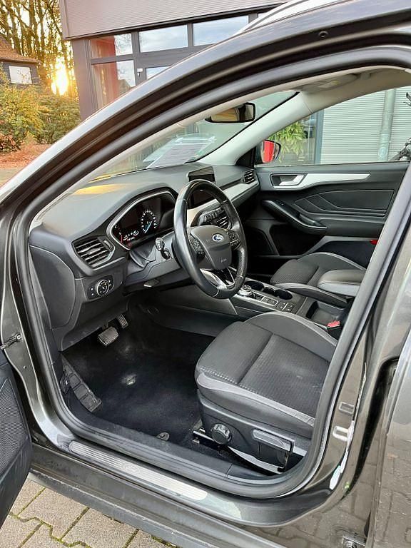Gebraucht Ford Focus Cool & Connect 150 PS (110 kW) 2020 Grau Limousine