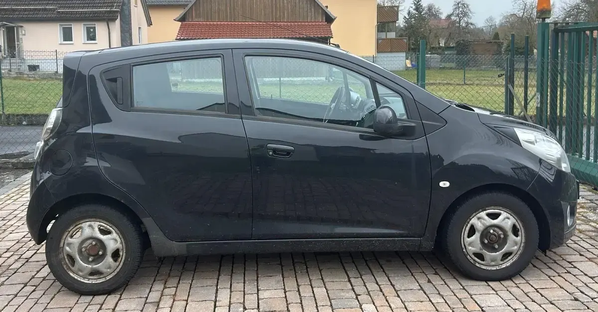 Używany Chevrolet Spark LS 68 KM (50 kW) 2013 Czarny Hatchback