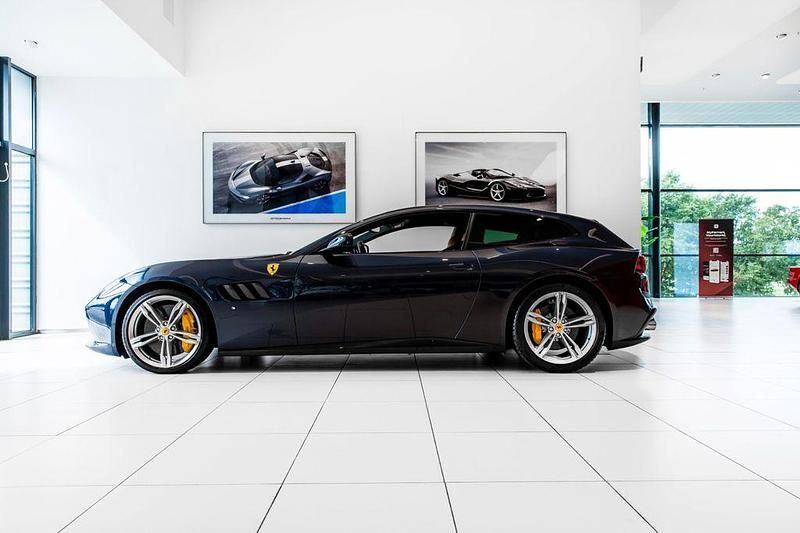 Blau Gebraucht 2021 Ferrari GTC4Lusso | 300.020 € - Bild 1/4
