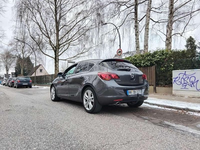 Gebraucht Opel Astra Edition 160 PS (117 kW) 2010 Grau Kombi