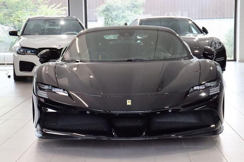Gebraucht Ferrari SF90 1001 PS (736 kW) 2023 Schwarz Coupé