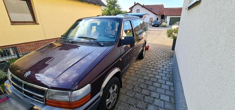 Andere farben Gebraucht 1995 Chrysler Voyager Van / Kleinbus | 1.850 € - Bild 1/4