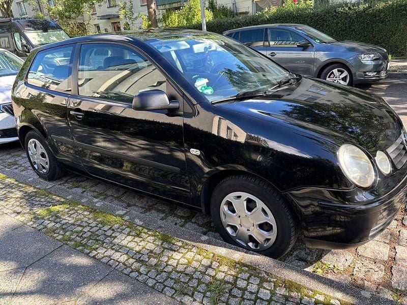 Gebraucht VW Polo Basis 54 PS (39 kW) 2003 Schwarz Limousine