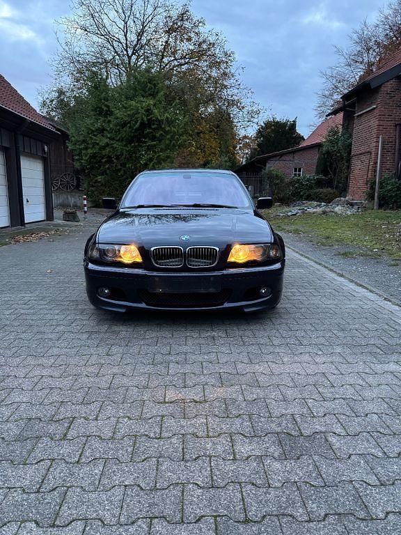 Blau Gebraucht 1999 BMW 323 Limousine | 5.499 € (Fairer Preis) - Bild 1/4