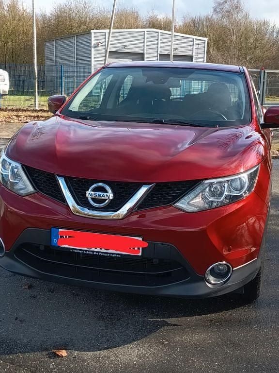 Gebraucht Nissan Qashqai Acenta 116 PS (85 kW) 2017 Rot SUV