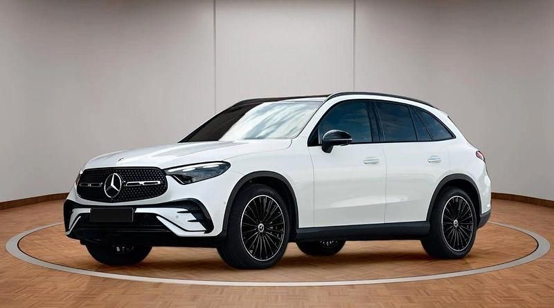Weiß Gebraucht 2023 Mercedes GLC200 AMG line SUV | 47.100 € (Guter Preis) - Bild 1/4
