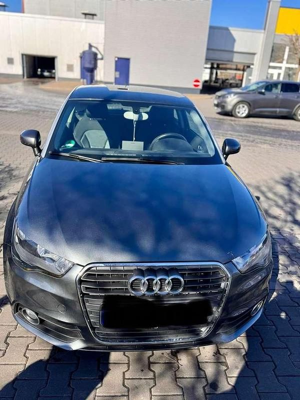 Grau Gebraucht 2012 Audi A1 Ambition Kleinwagen | 6.799 € (Fairer Preis) - Bild 1/4