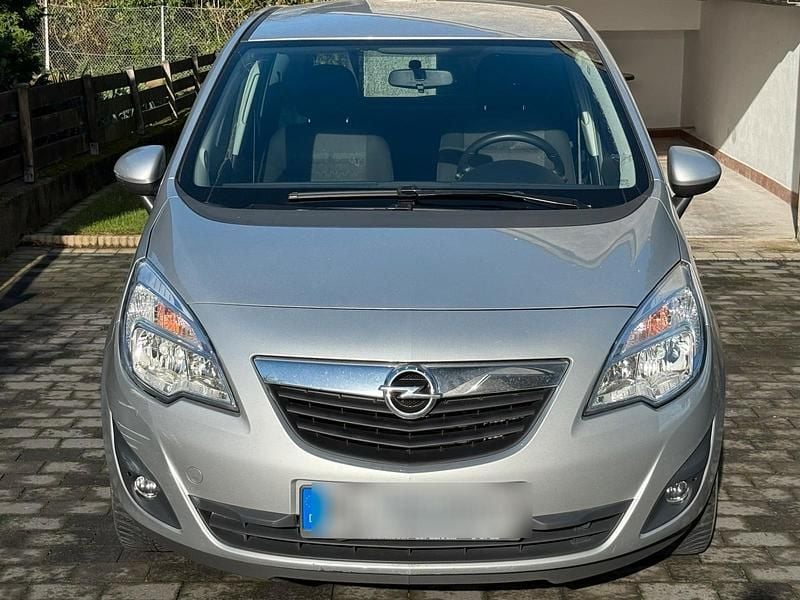 Silber Gebraucht 2011 Opel Meriva Van / Kleinbus | 4.250 € (Superpreis) - Bild 1/4