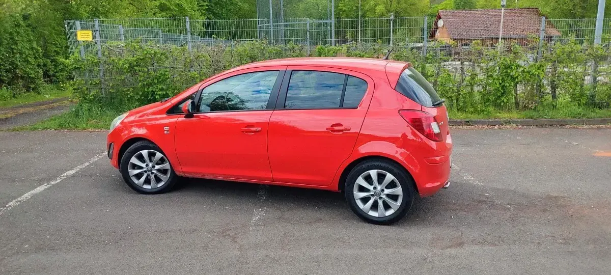Gebraucht Opel Corsa Innovation 87 PS (63 kW) 2012 Rot Kleinwagen