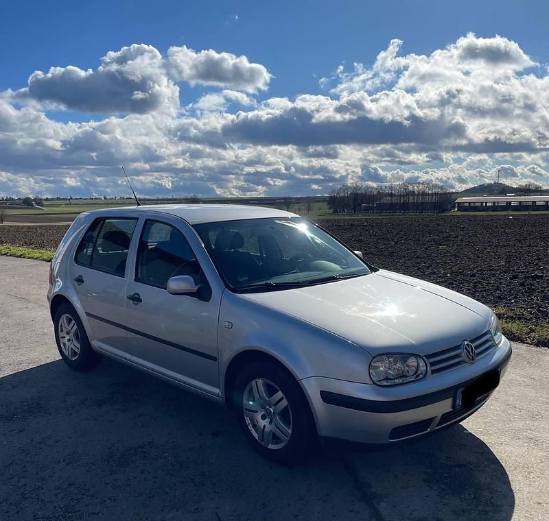 Gebraucht VW Golf IV 2003 Silber Limousine