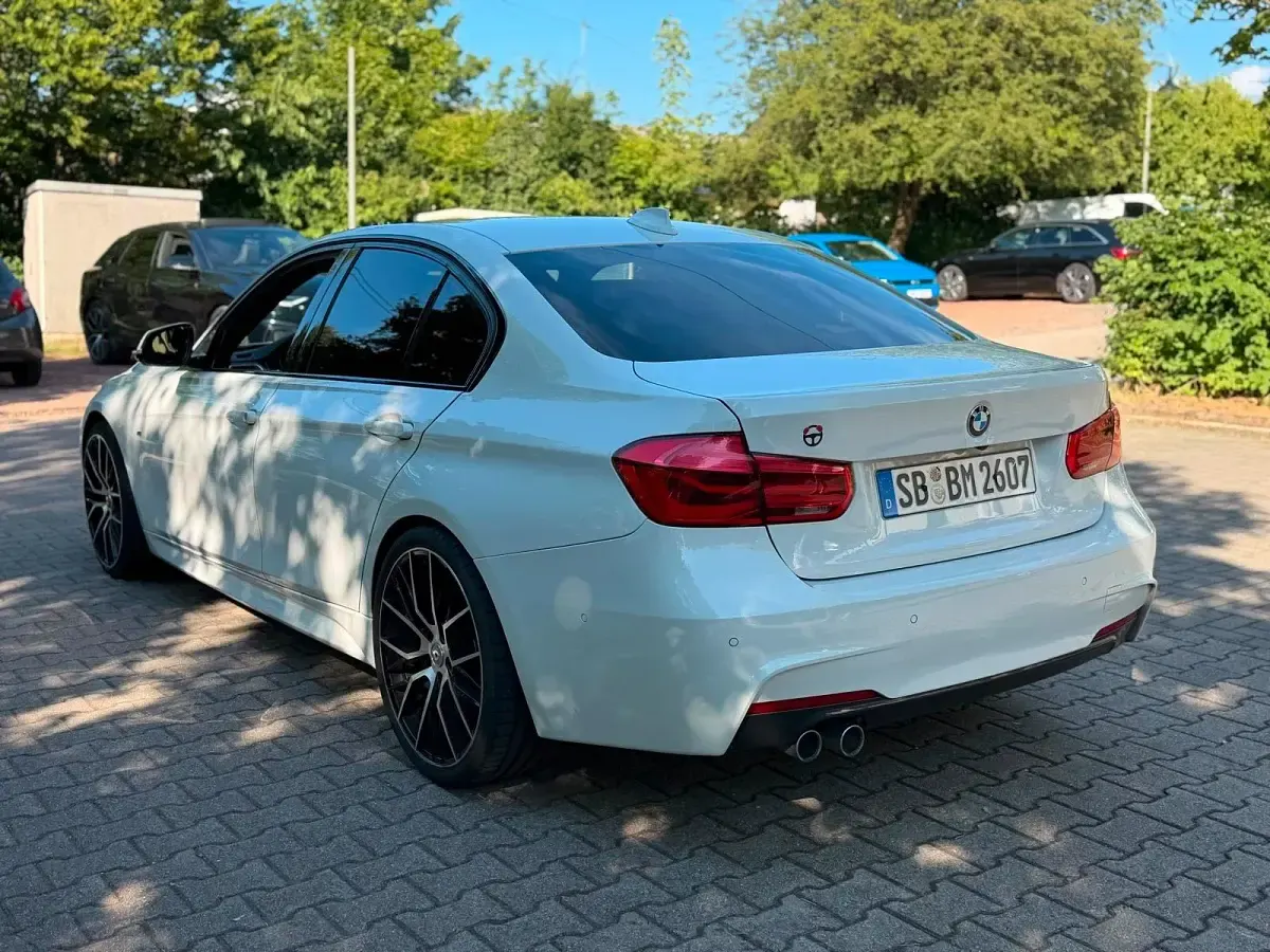 Gebraucht BMW 320 M Sport 190 PS (139 kW) 2017 Weiß Limousine