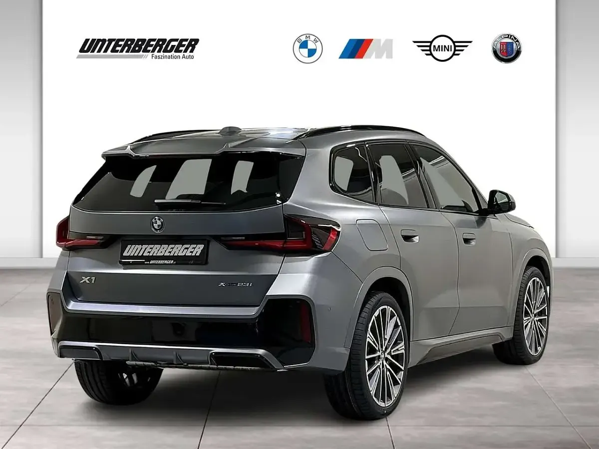 Neu BMW X1 M Sport 218 PS (160 kW) 2025 Bmw individual frozen pure gre SUV
