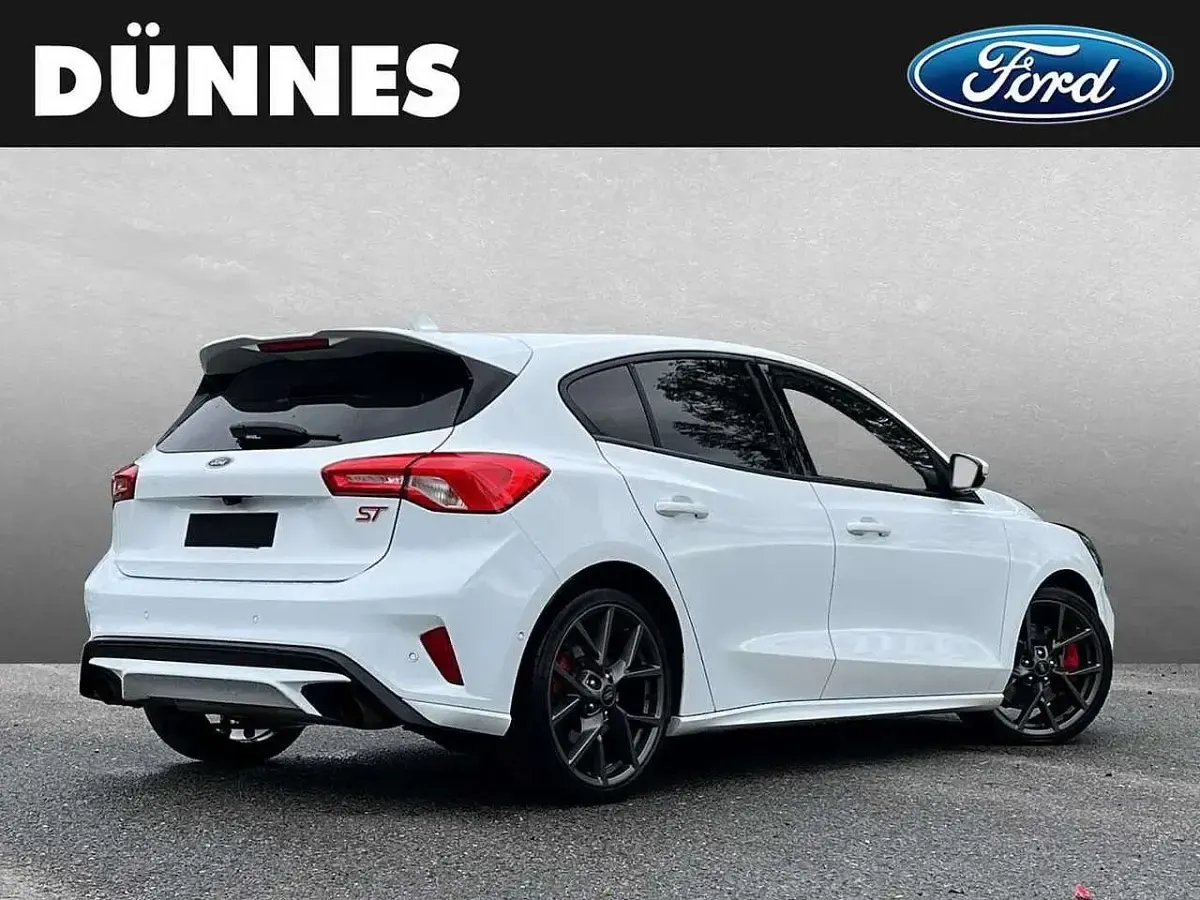 Gebraucht Ford Focus ST 280 PS (205 kW) 2019 Weiß Limousine