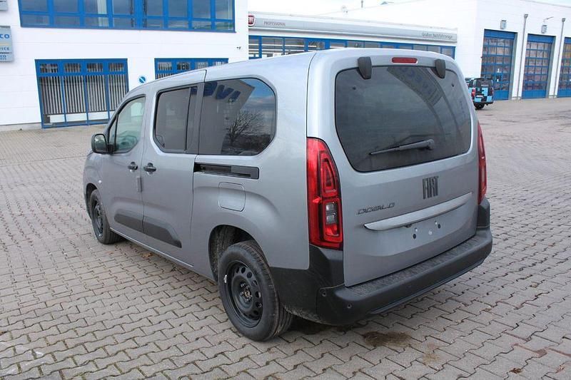 Neu Fiat Doblò 131 PS (96 kW) 2026 Grau Van / Kleinbus