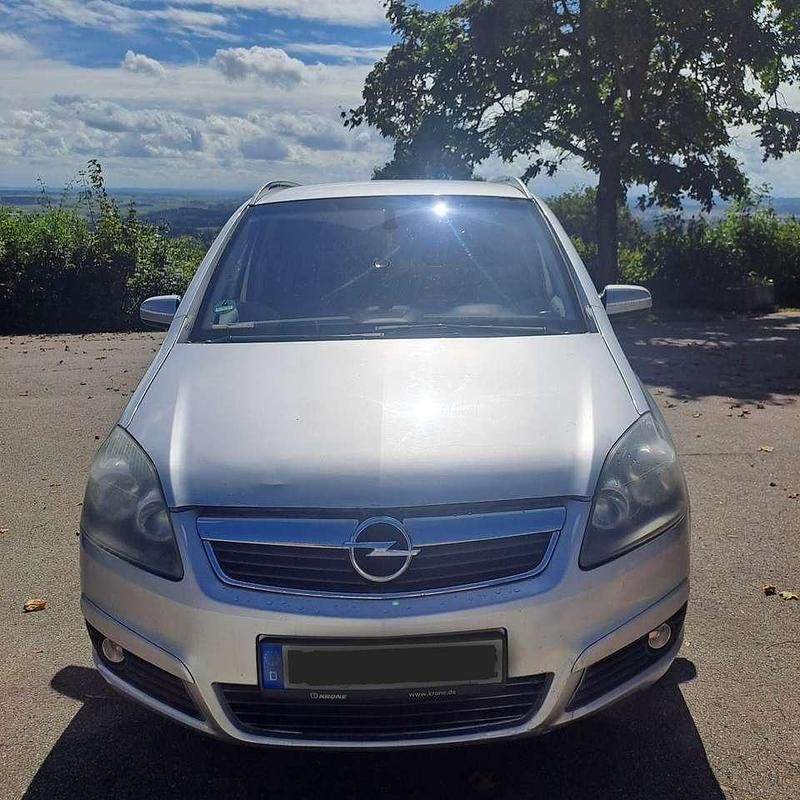 Grau Gebraucht 2006 Opel Zafira Van / Kleinbus | 2.500 € (Etwas zu teuer) - Bild 1/4